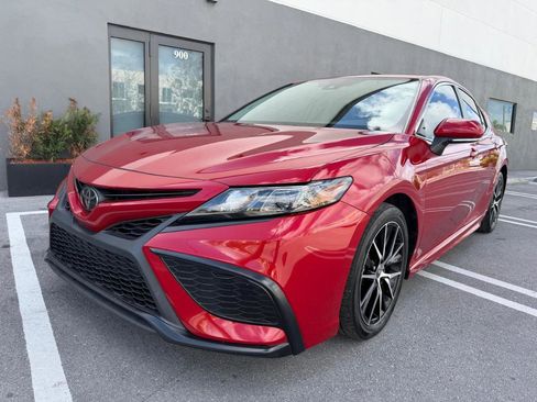 Used 2023 Toyota Camry SE image 10