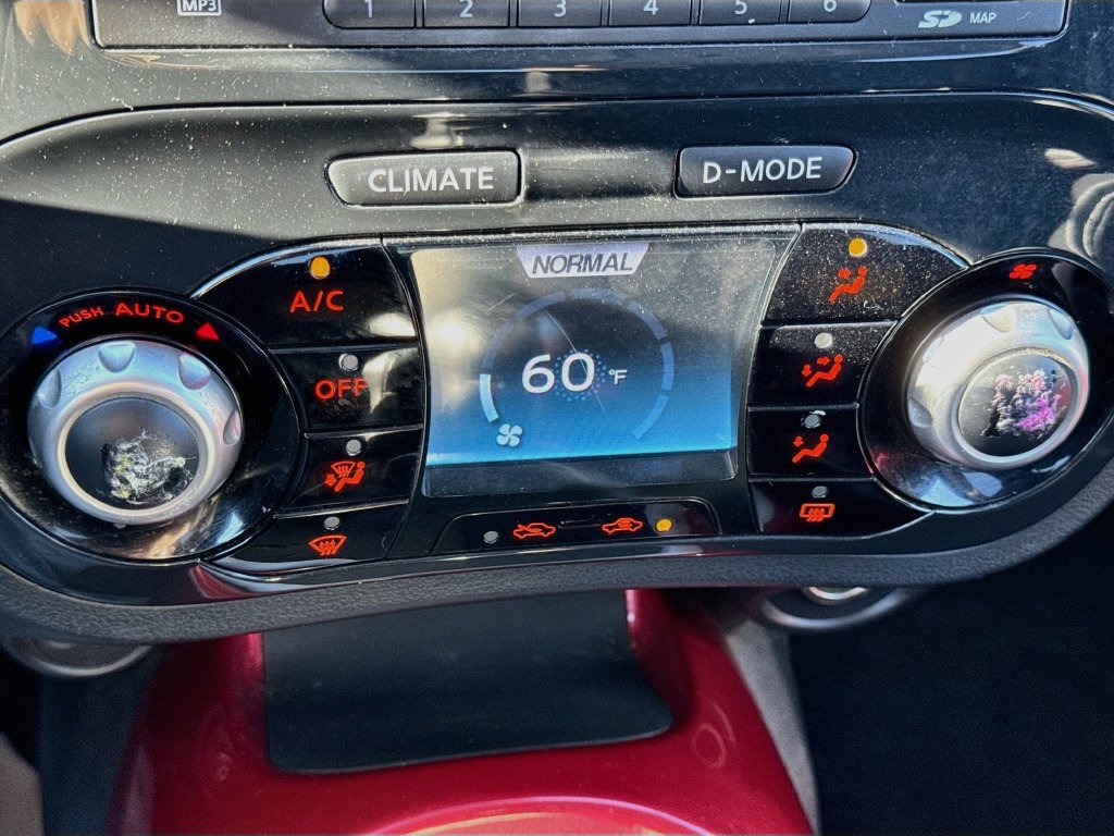 Used 2011 Nissan Juke SL AWD/4WD image 17