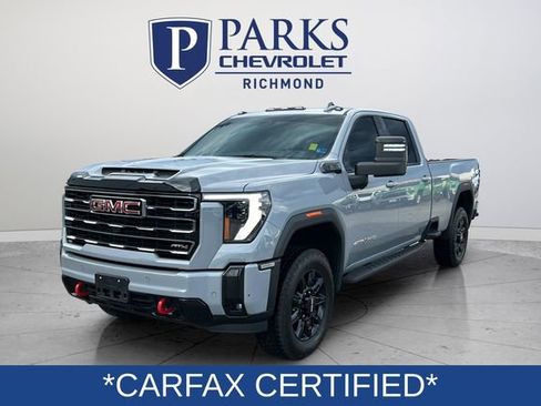 Used 2025 GMC Sierra 3500 AT4 w/ Technology Package AWD/4WD image 3