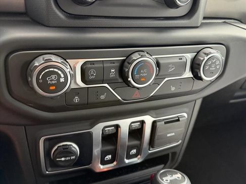 Used 2019 Jeep Wrangler Sport AWD/4WD image 23