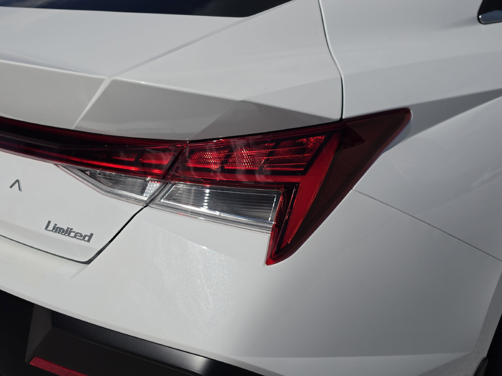 New 2026 Hyundai Elantra Limited FWD image 38