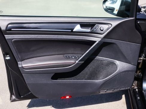 Used 2016 Volkswagen GTI SE image 45