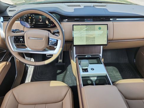 New 2026 Land Rover Range Rover Long Wheelbase SE AWD/4WD image 12