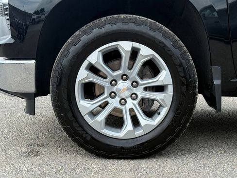 Used 2025 Chevrolet Silverado 1500 LTZ w/ LTZ Premium Package AWD/4WD image 6