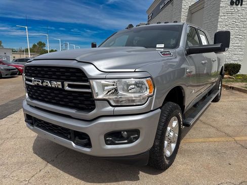 Used 2022 RAM 2500 Big Horn AWD/4WD image 3