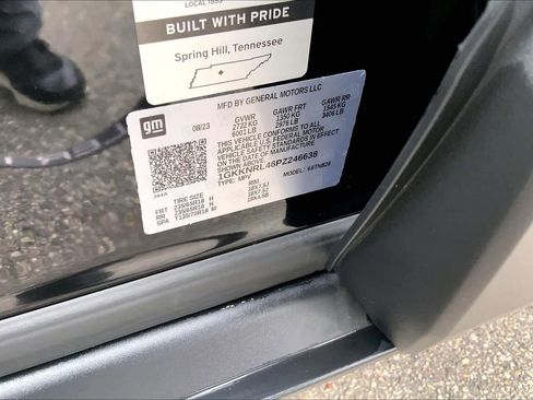 Used 2023 GMC Acadia SLE w/ Driver Convenience Package image 33