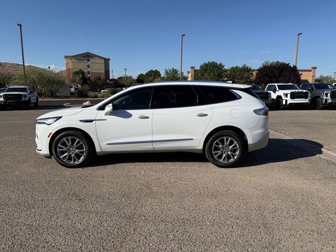Used 2024 Buick Enclave Essence w/ Experience Buick Package AWD/4WD image 8