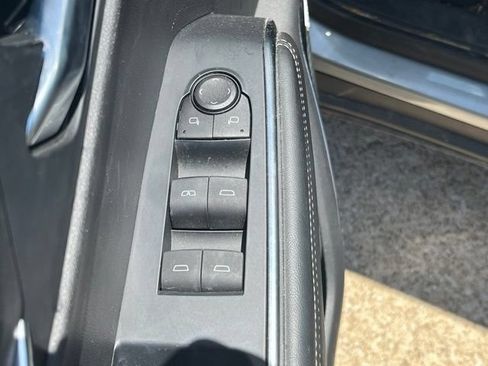 Used 2025 GMC Acadia Elevation FWD image 5