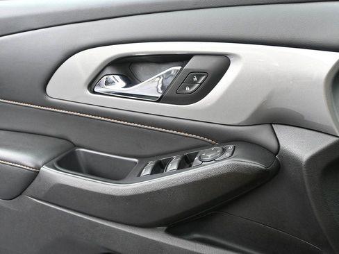 Used 2021 Chevrolet Traverse LT AWD/4WD image 6