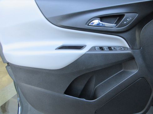 Used 2021 Chevrolet Equinox LS w/ LPO, Floor Liner Package FWD image 26