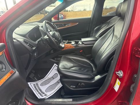 Used 2020 Lincoln Nautilus Reserve image 9