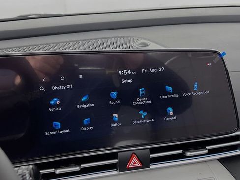 New 2025 Hyundai Elantra Limited image 13