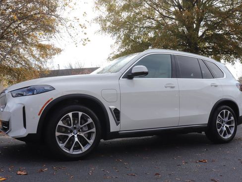 New 2026 BMW X5 xDrive50e w/ Climate Comfort Package image 52