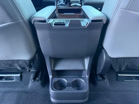 Used 2024 Toyota Sienna XLE image 32