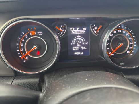 Used 2018 Jeep Wrangler Unlimited Sport image 12