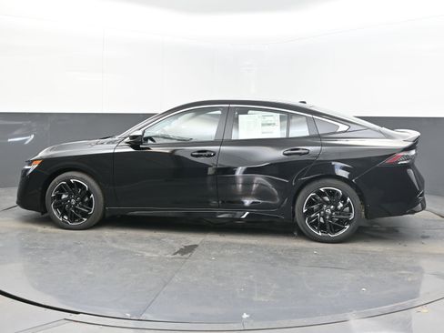 New 2026 Nissan Sentra SR w/ SR Premium Package image 5