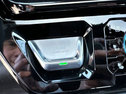 New 2025 GMC Sierra 2500 AT4 w/ AT4 Premium Plus Package image 29