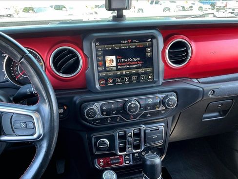 Used 2022 Jeep Gladiator Rubicon w/ Cold Weather Group AWD/4WD image 6