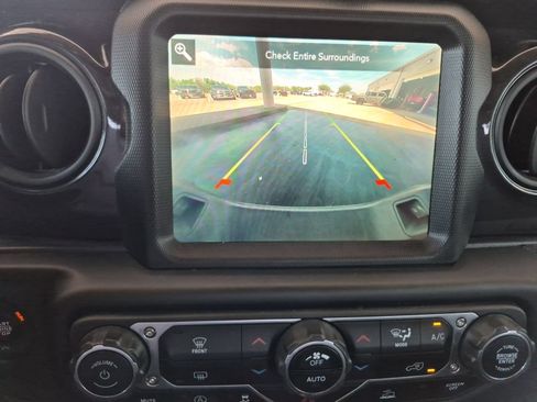 Used 2022 Jeep Gladiator Sport AWD/4WD image 14
