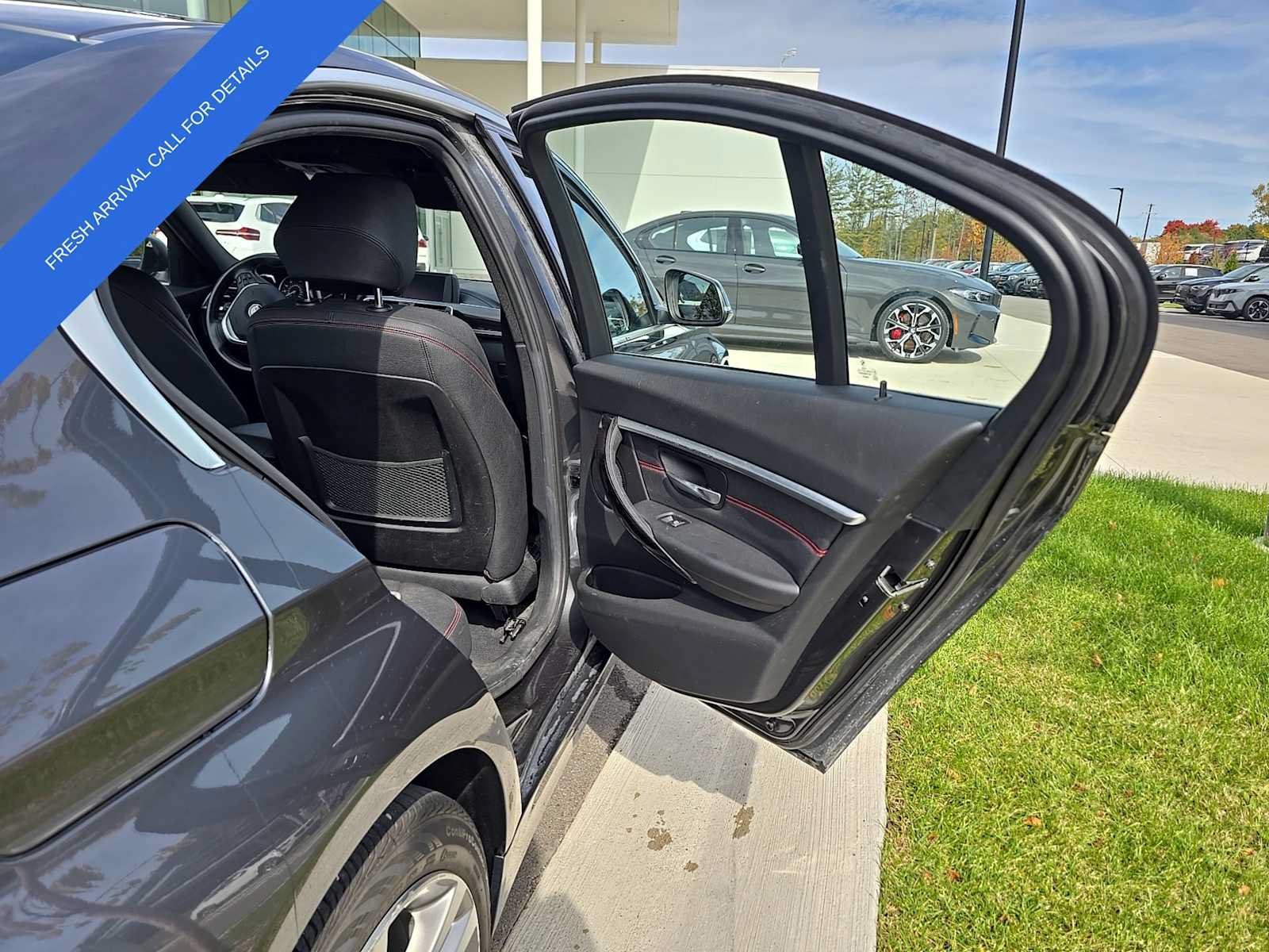 Used 2018 BMW 330i xDrive Sedan AWD/4WD image 9
