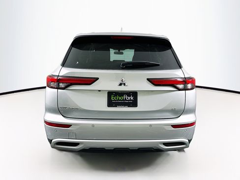Used 2024 Mitsubishi Outlander SE image 7