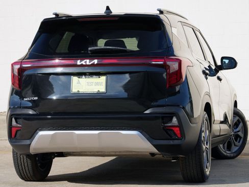 Used 2024 Kia Seltos S FWD image 4