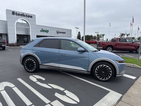 Used 2023 Hyundai Ioniq 5 Limited image 3