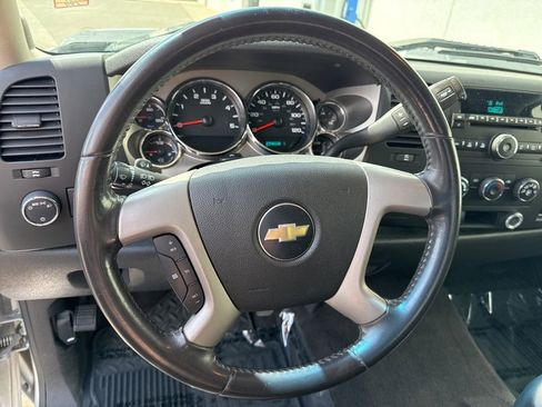 Used 2010 Chevrolet Silverado 2500 LT w/ Exterior Plus Package AWD/4WD image 17