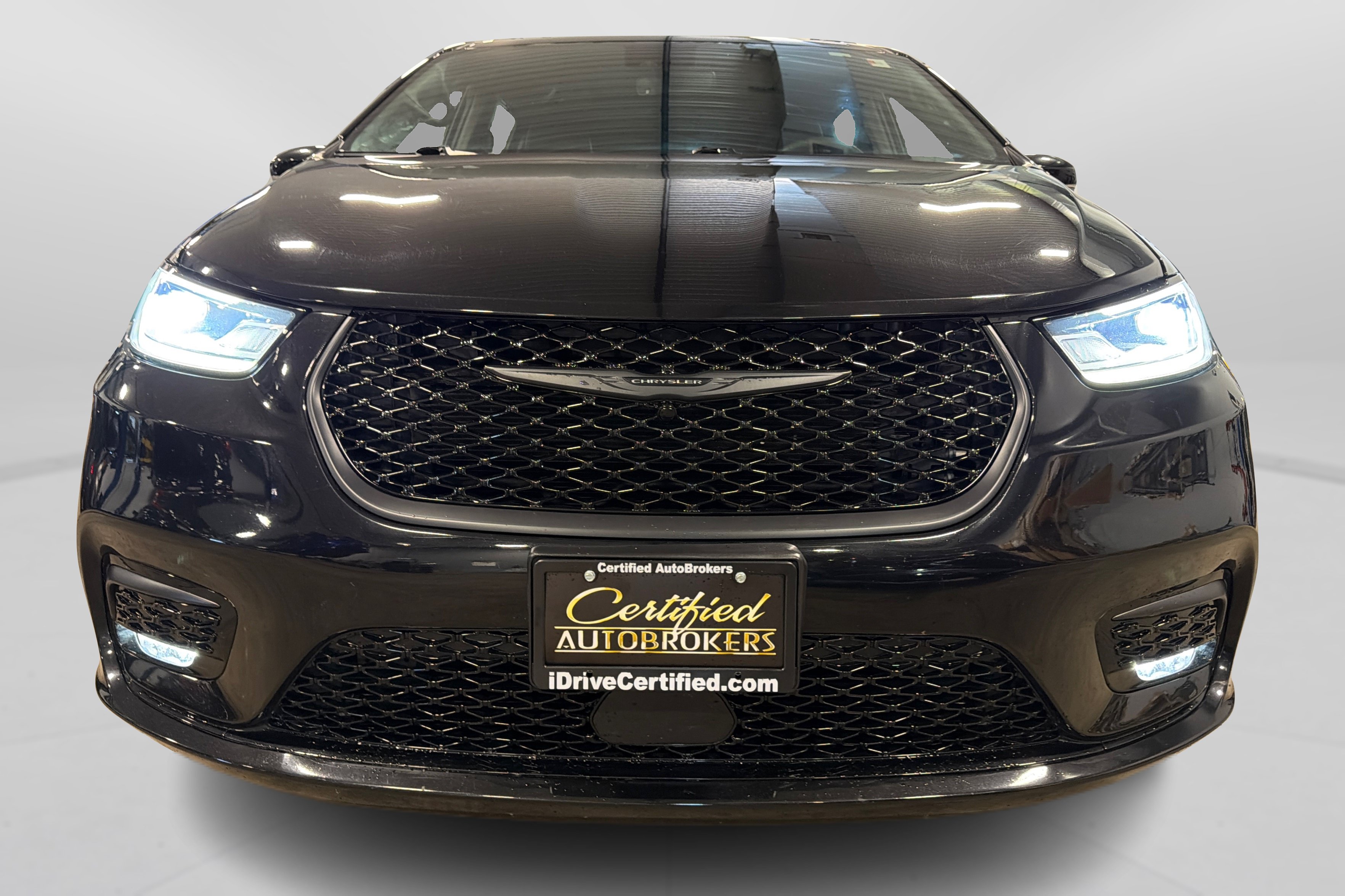 Used 2025 Chrysler Pacifica Limited FWD image 10