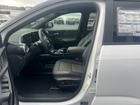 New 2027 Chevrolet Equinox LT w/ Convenience Package II FWD image 10