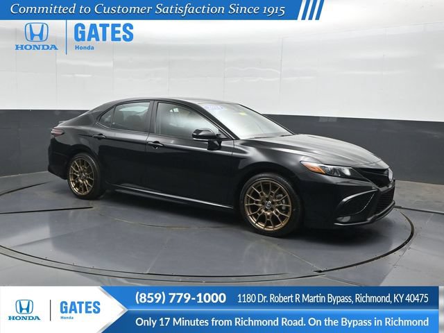Used 2024 Toyota Camry SE w/ Convenience Package FWD image 1