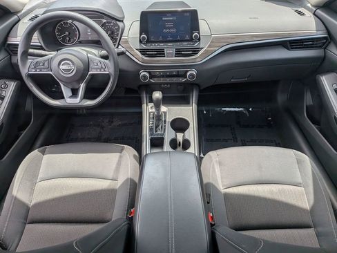 Used 2025 Nissan Altima 2.5 SV FWD image 28