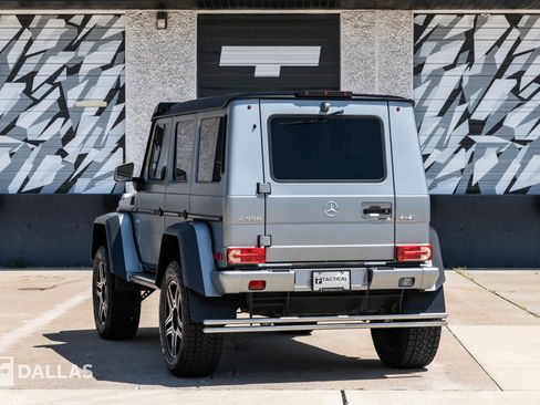 Used 2018 Mercedes-Benz G 550 Squared image 12