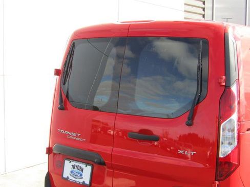Used 2023 Ford Transit Connect XLT image 9