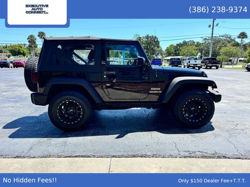 Used 2017 Jeep Wrangler Sport image 4