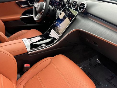 Used 2025 Mercedes-Benz C 300 Sedan image 32