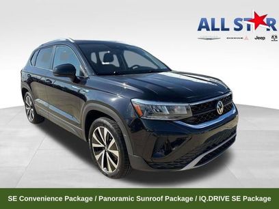 Used 2022 Volkswagen Taos SE w/ Panoramic Sunroof Package