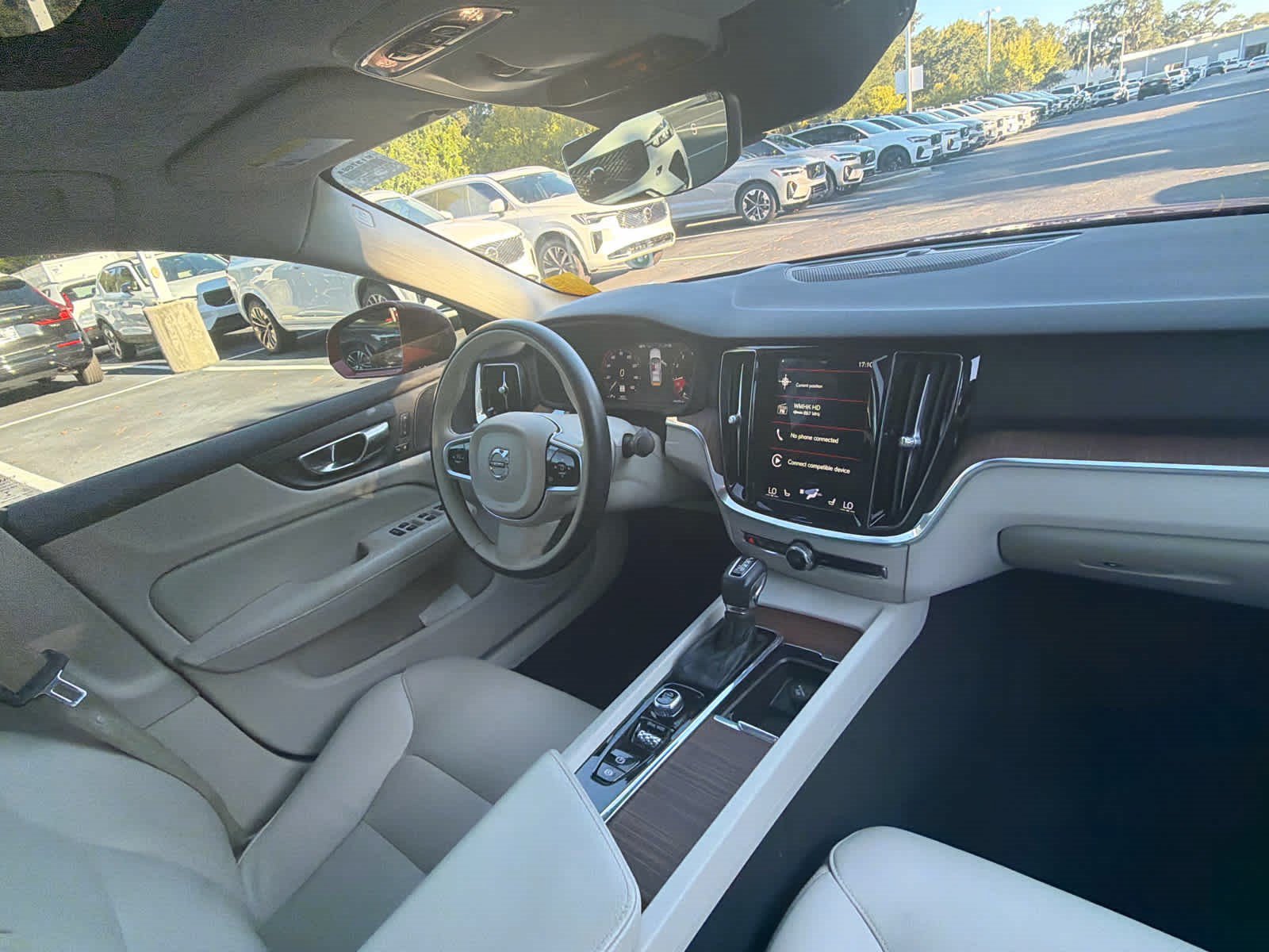 Used 2020 Volvo S60 T5 Momentum FWD image 20