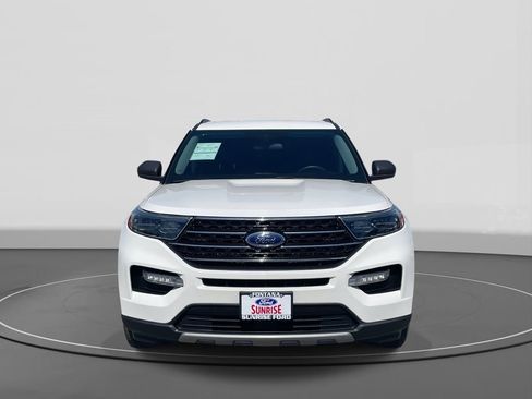 Used 2023 Ford Explorer XLT w/ Equipment Group 202A image 3