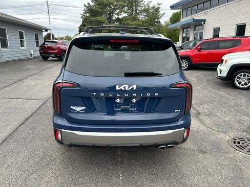 Used 2024 Kia Telluride EX AWD/4WD image 6