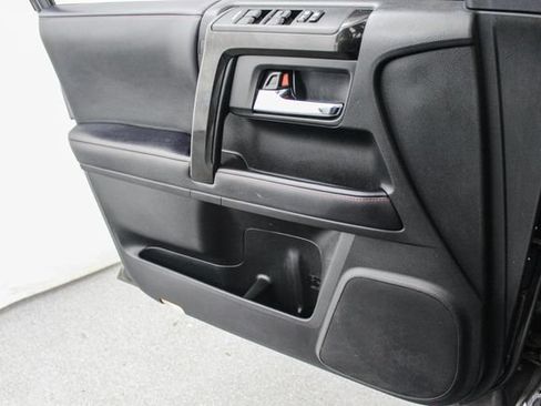 Used 2022 Toyota 4Runner TRD Off-Road Premium AWD/4WD image 17