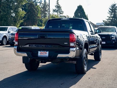 Used 2019 Toyota Tacoma TRD Off-Road image 9