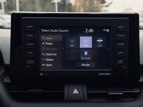 Used 2021 Toyota RAV4 LE image 31