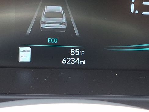 Certified 2025 Hyundai Elantra Hybrid FWD image 19