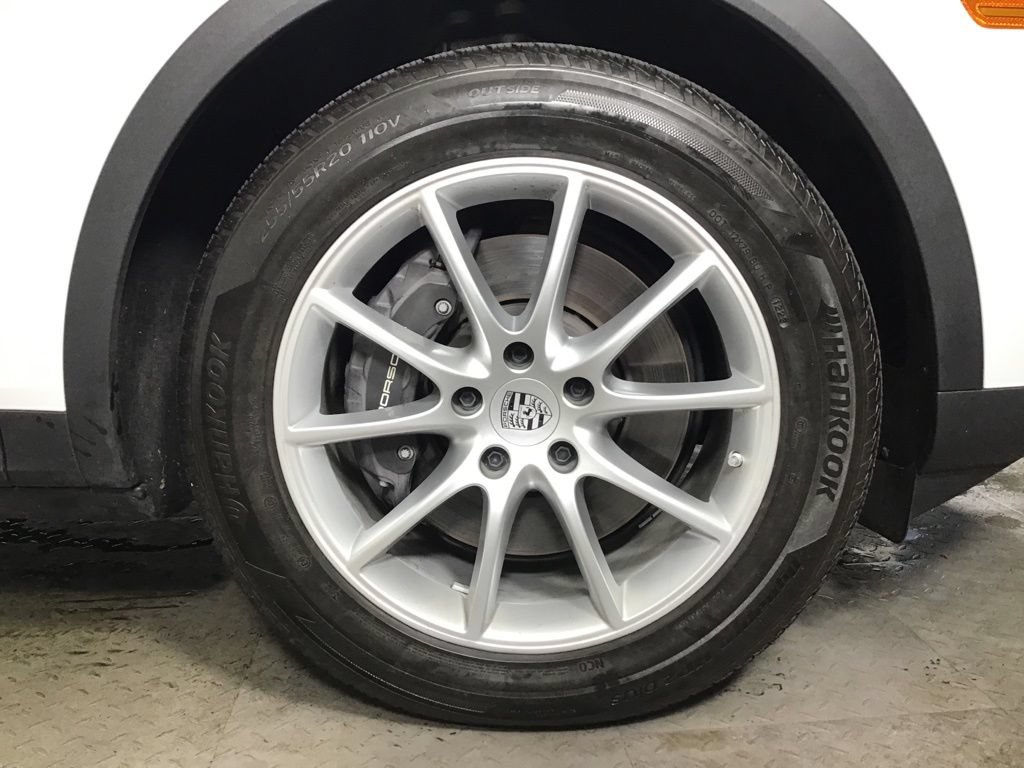 Certified 2024 Porsche Cayenne AWD/4WD image 15