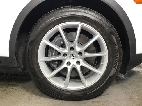 Certified 2024 Porsche Cayenne AWD/4WD image 15