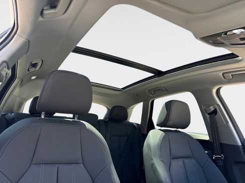 Used 2025 Audi Q5 Premium w/ Convenience Package image 11