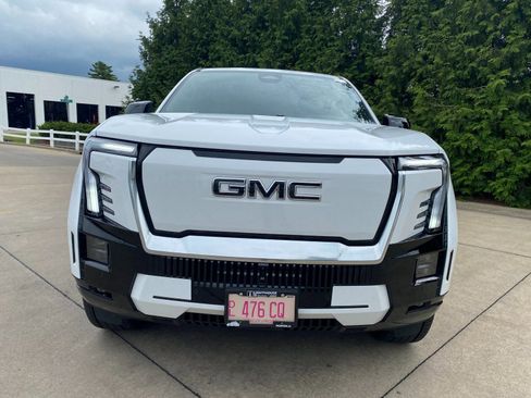 New 2025 GMC Sierra EV Denali image 2