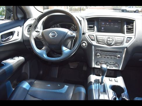 Used 2017 Nissan Pathfinder SL FWD image 35