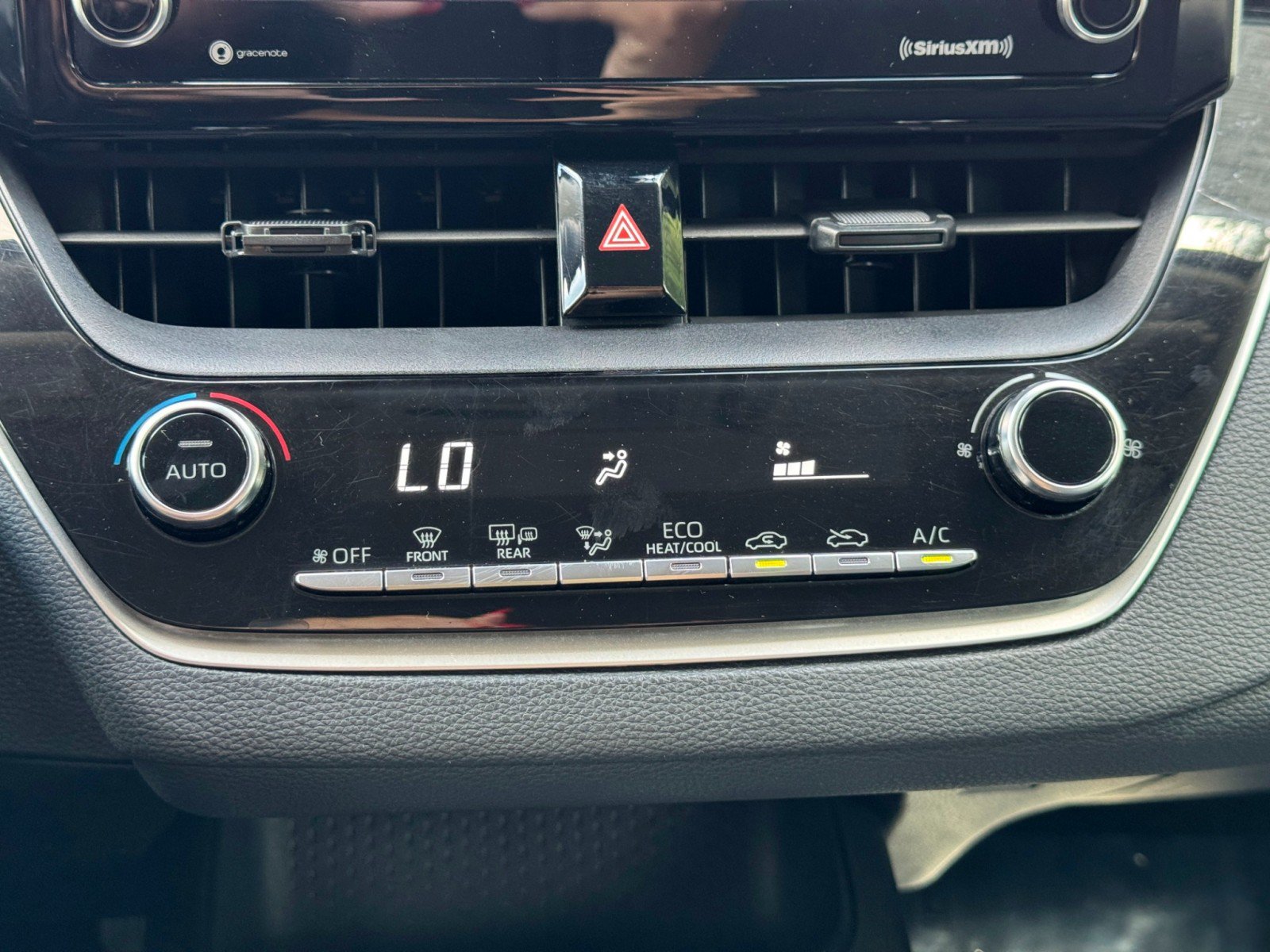 Used 2021 Toyota Corolla LE FWD image 24